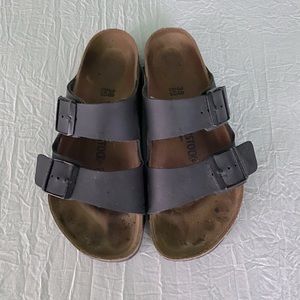 Gently worn black Birkenstock’s size 38